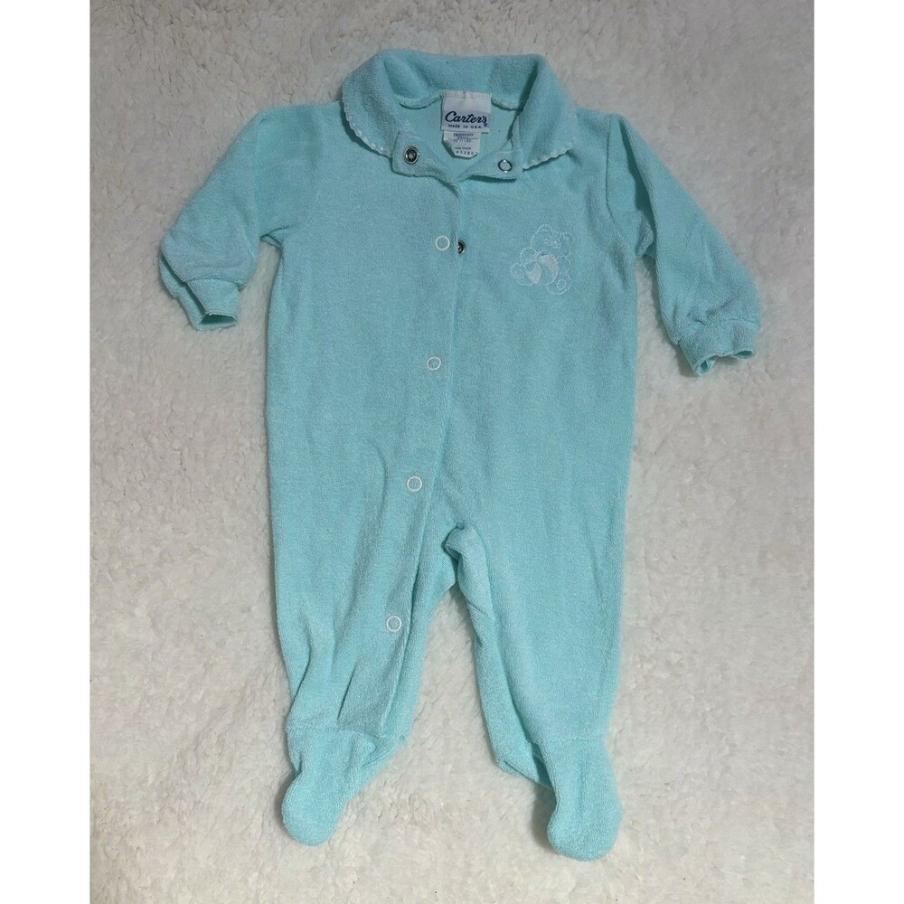 Vintage Carter’s Unisex One peice with A Teddy Bear On The Front. Size Small S